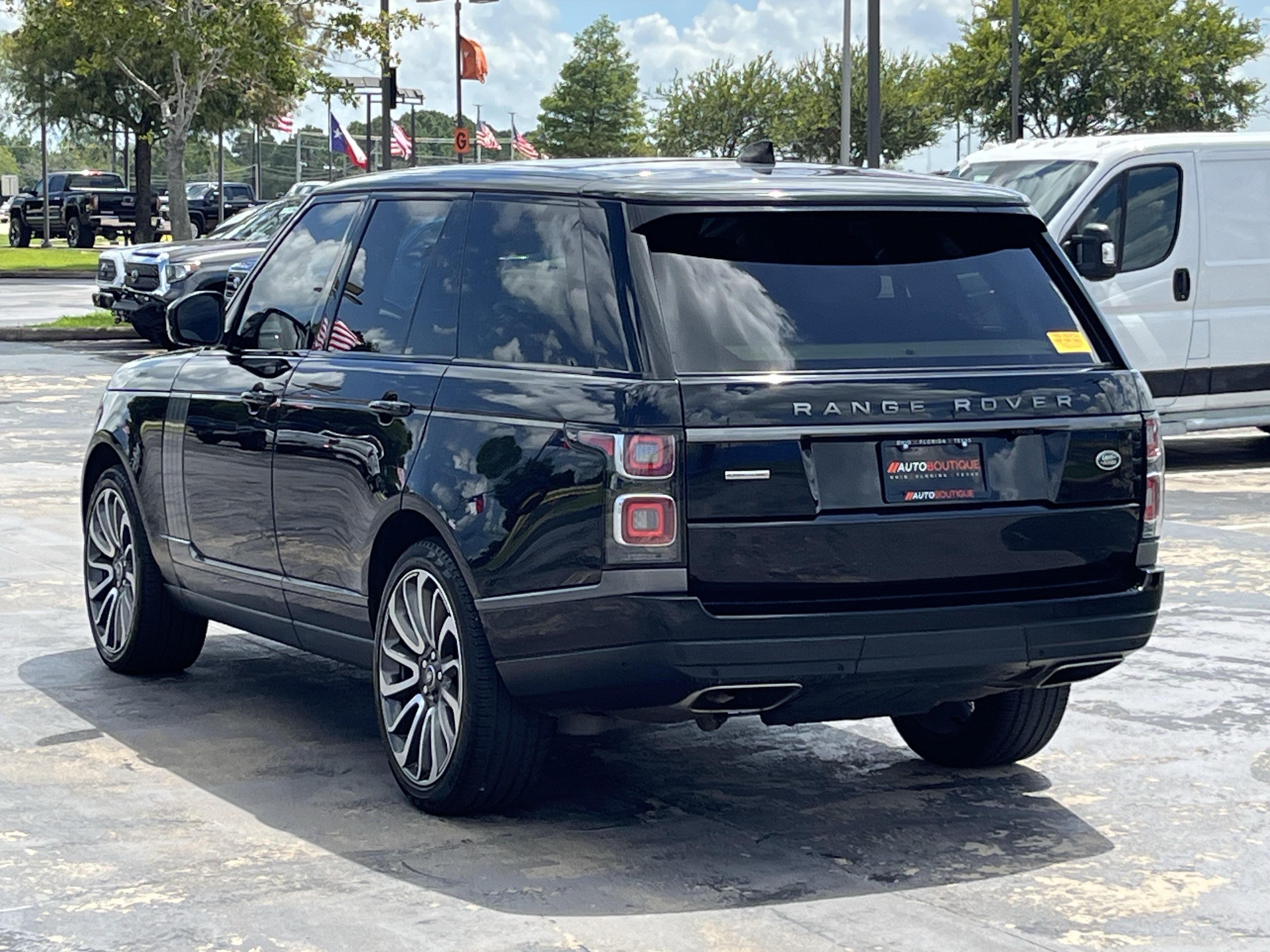 Used 2019 Land Rover Range Rover Supercharged AWD/4WD image 12