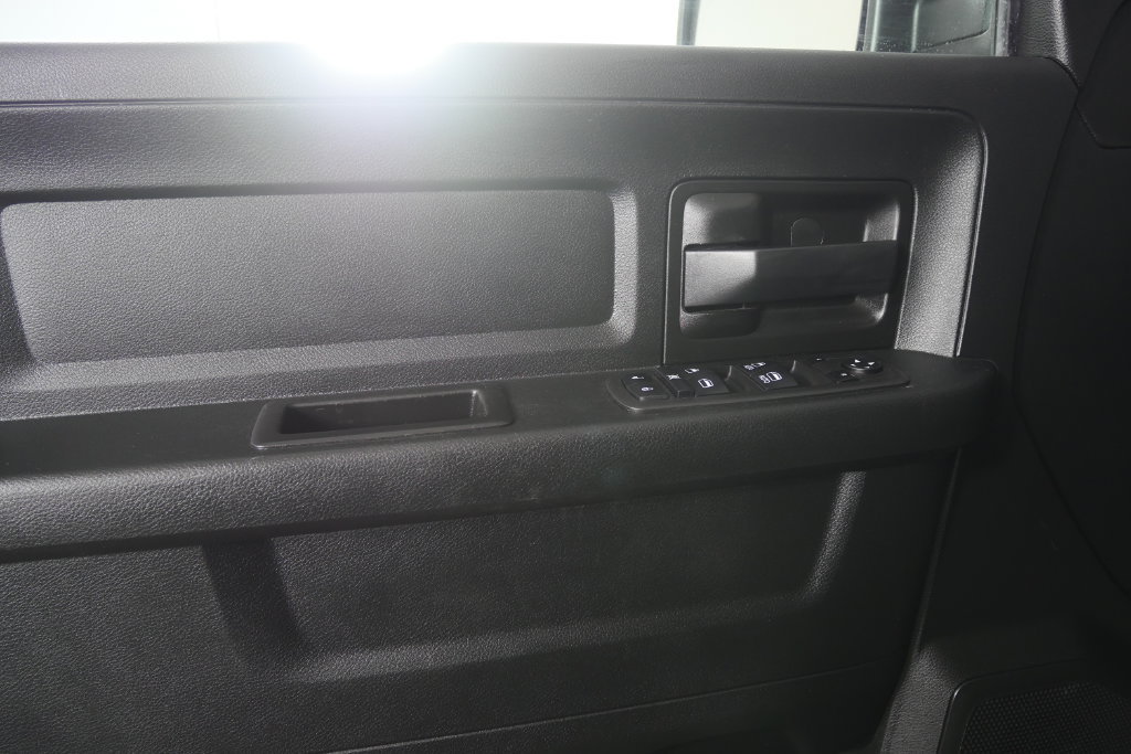 Used 2020 RAM 1500 Express RWD image 11