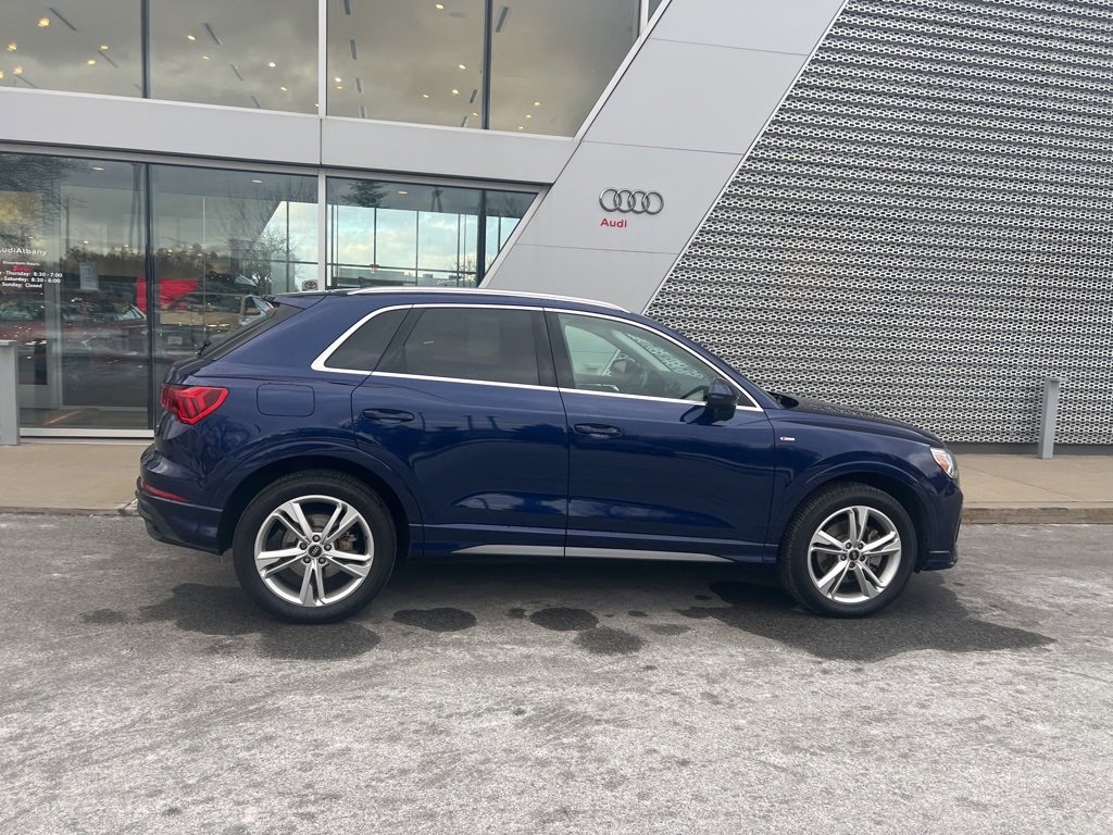 Used 2023 Audi Q3 2.0T Premium Plus image 17
