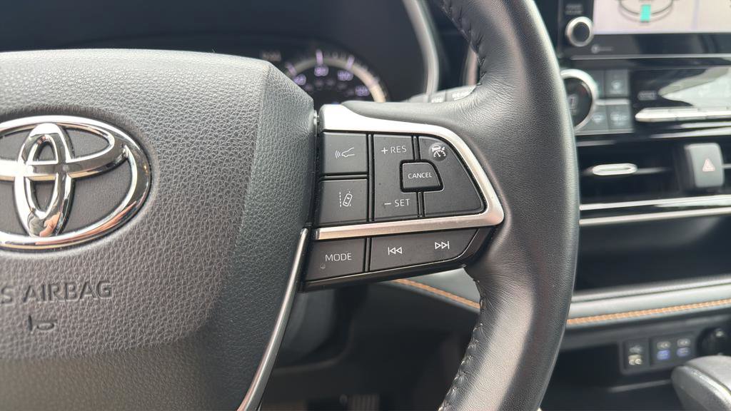 Used 2022 Toyota Highlander Bronze Edition image 21