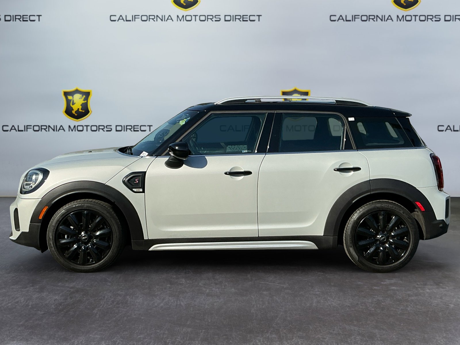 Used 2022 MINI Cooper Countryman S w/ Premium Package image 2