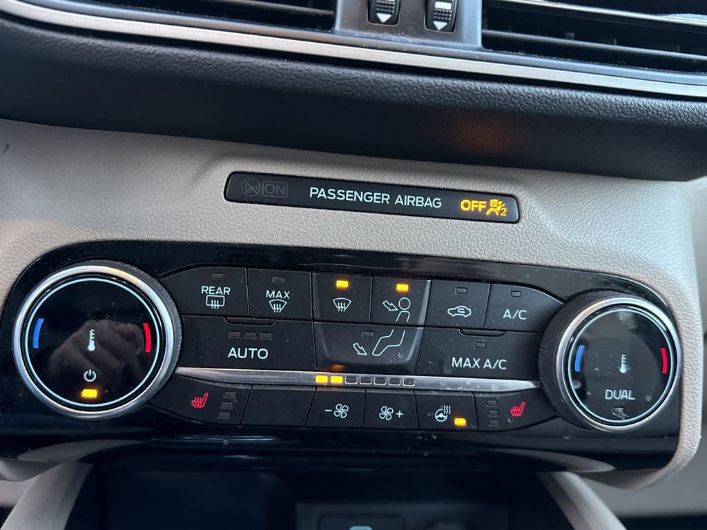Used 2022 Ford Escape SEL image 12