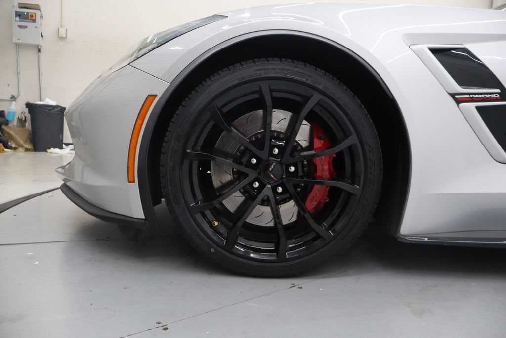 Used 2019 Chevrolet Corvette Grand Sport w/ Carbon Flash Badge Package RWD image 9