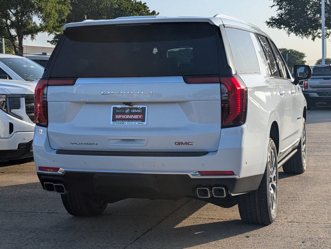 New 2026 GMC Yukon XL Denali w/ Sun & Power Step Package AWD/4WD image 4