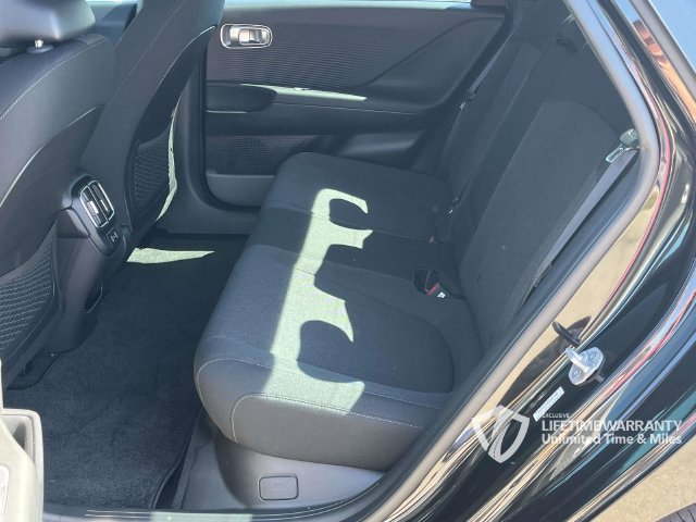 Used 2024 Hyundai Ioniq 6 SE RWD image 17