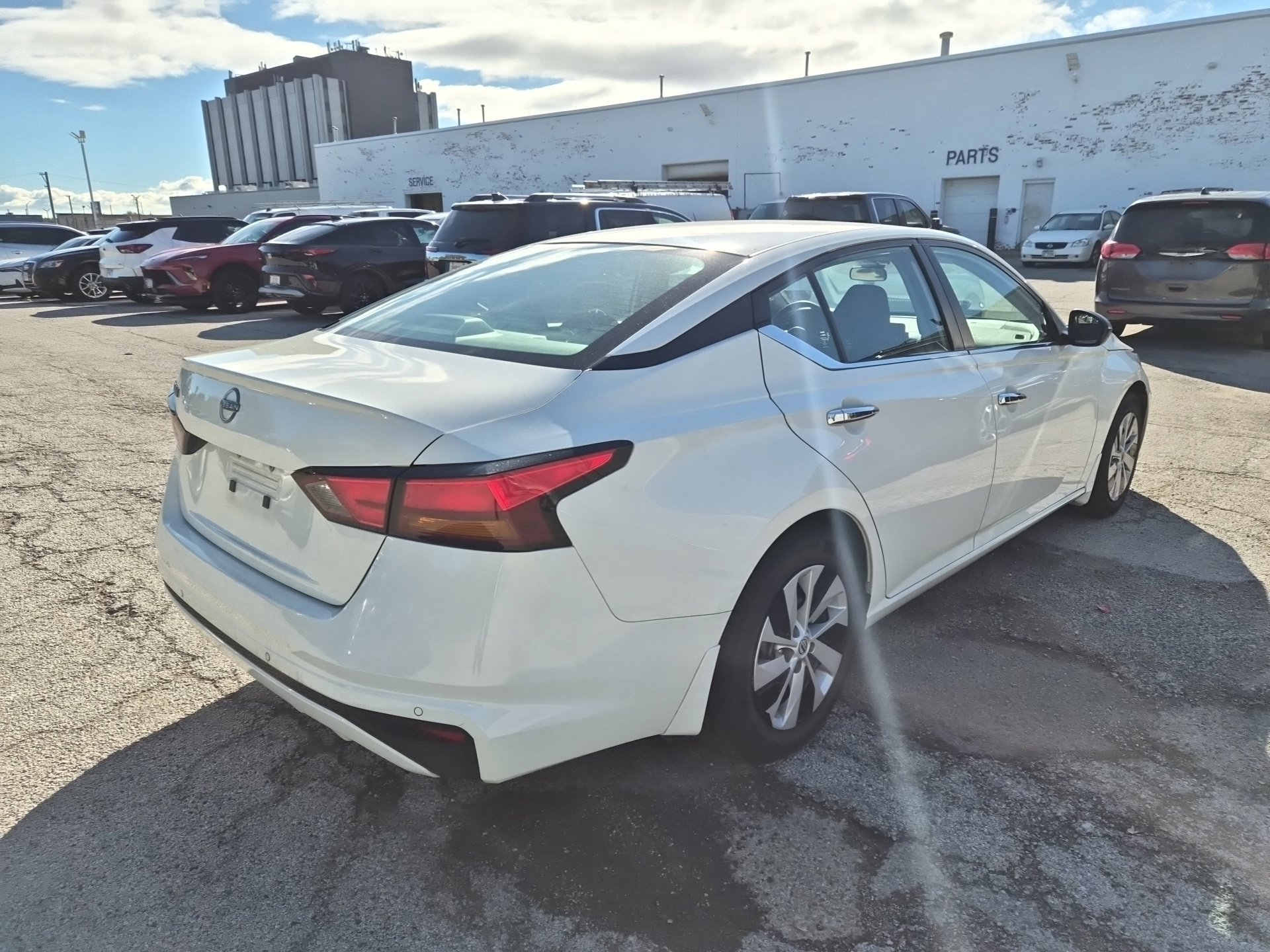 Used 2024 Nissan Altima 2.5 S FWD image 10