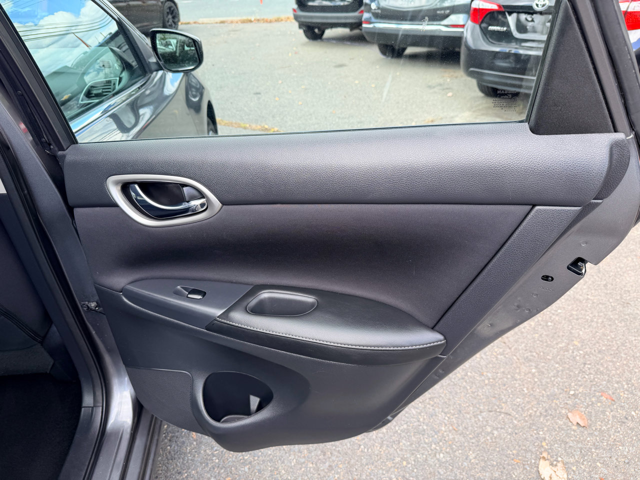 Used 2016 Nissan Sentra SV image 21