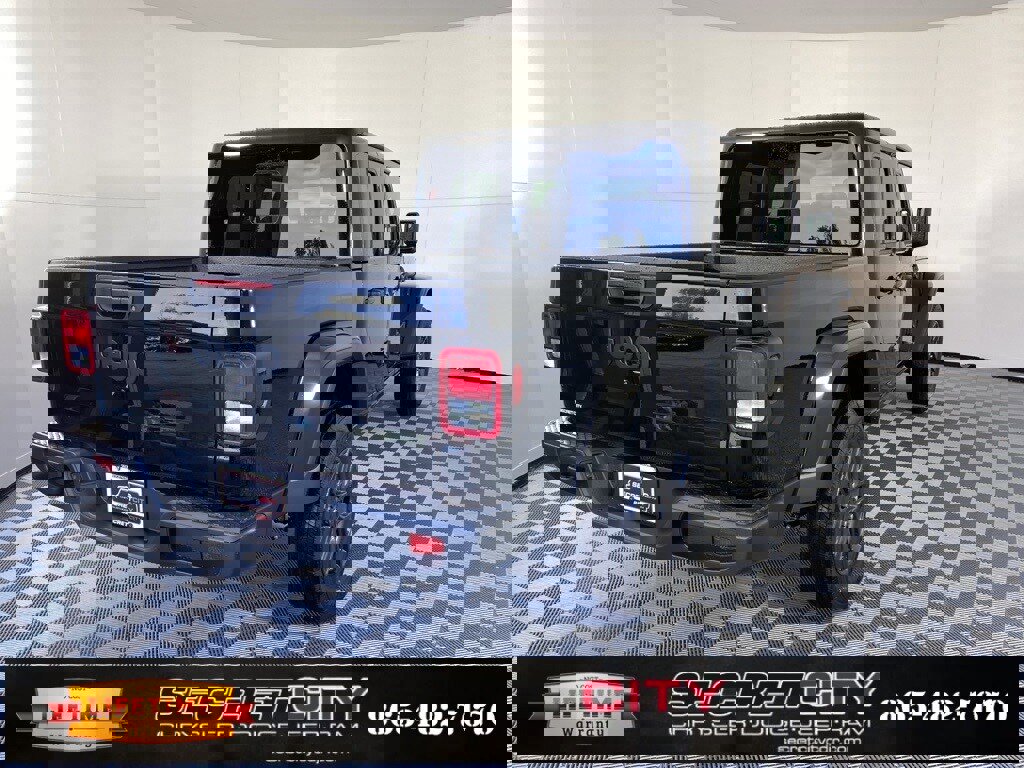 New 2025 Jeep Gladiator Sport image 7