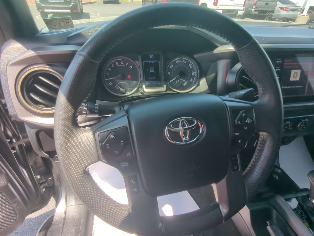 Used 2020 Toyota Tacoma TRD Off-Road AWD/4WD image 15