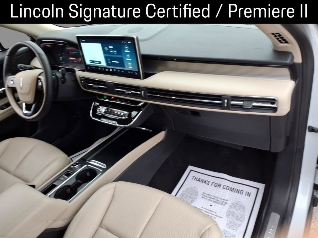 Used 2025 Lincoln Corsair FWD w/ Equipment Group 101A image 12