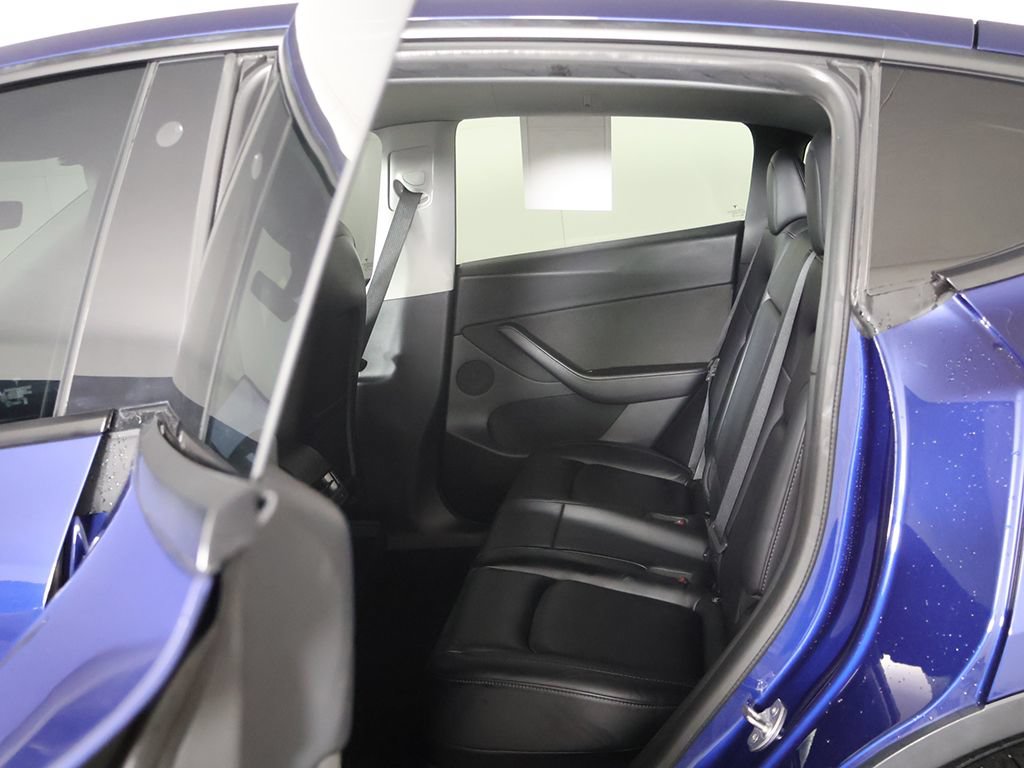 Used 2021 Tesla Model Y Long Range AWD/4WD image 28