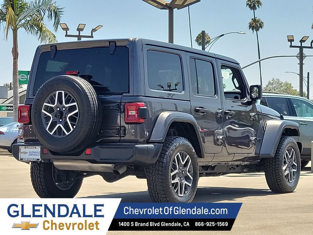 Used 2025 Jeep Wrangler Unlimited Sahara AWD/4WD image 11