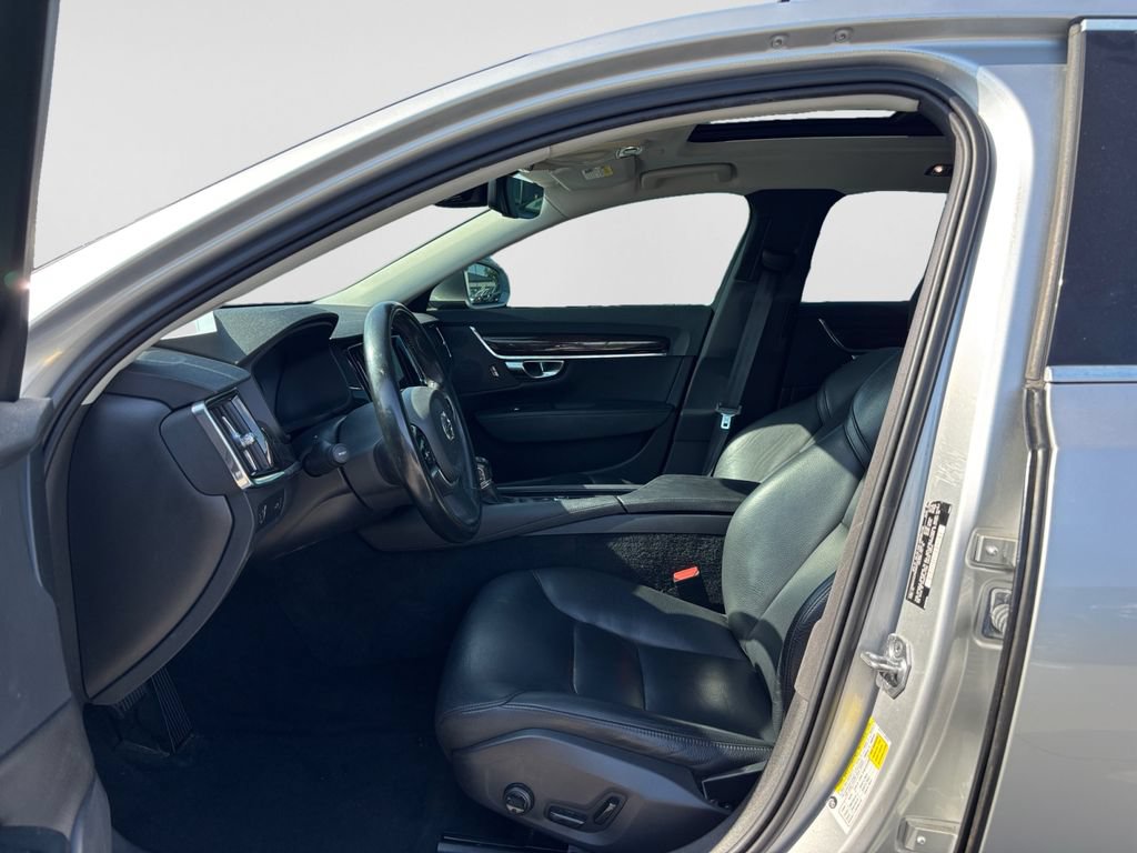 Used 2018 Volvo S90 T5 Momentum w/ Convenience Package FWD image 10