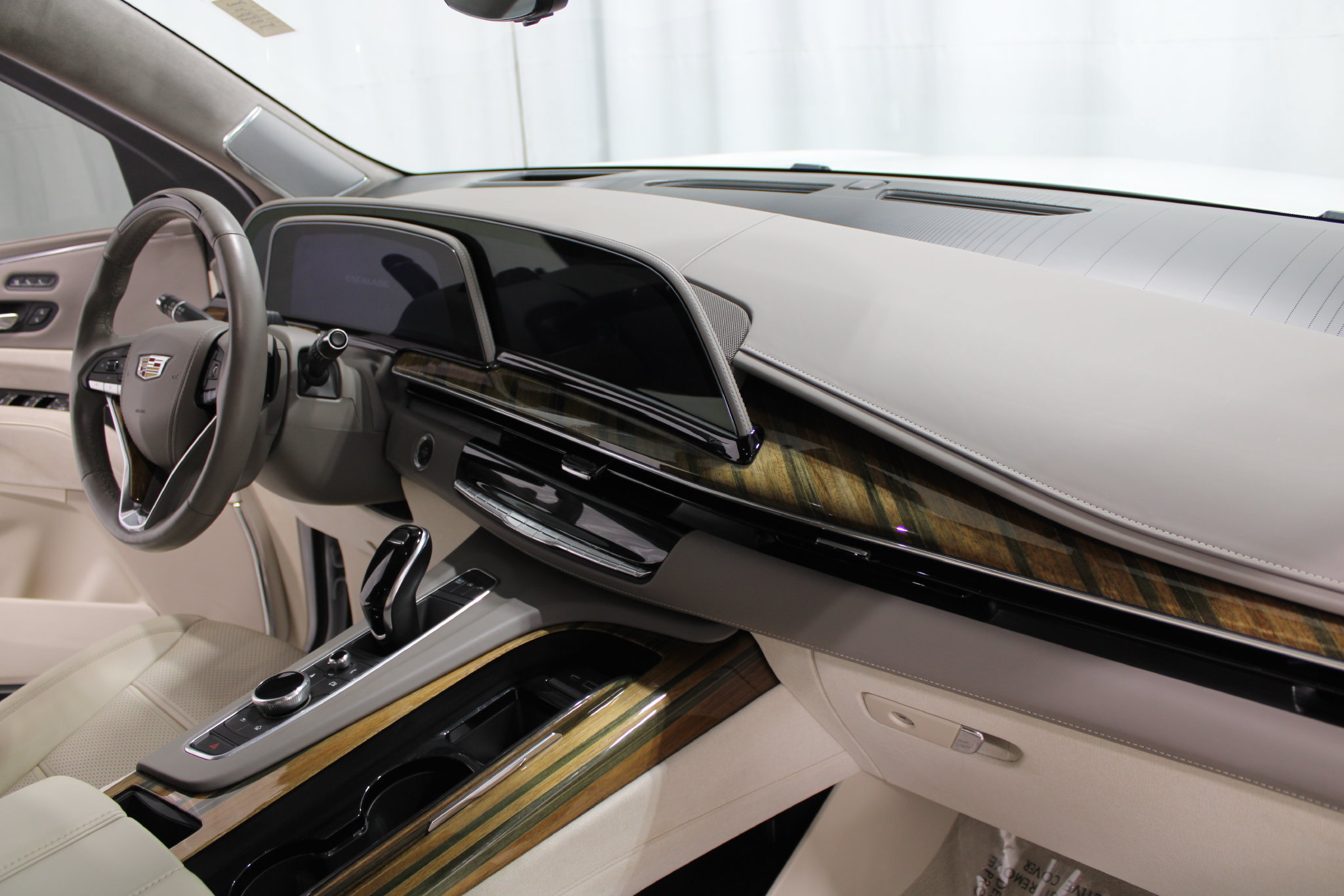Used 2021 Cadillac Escalade Premium Luxury Platinum AWD/4WD image 30
