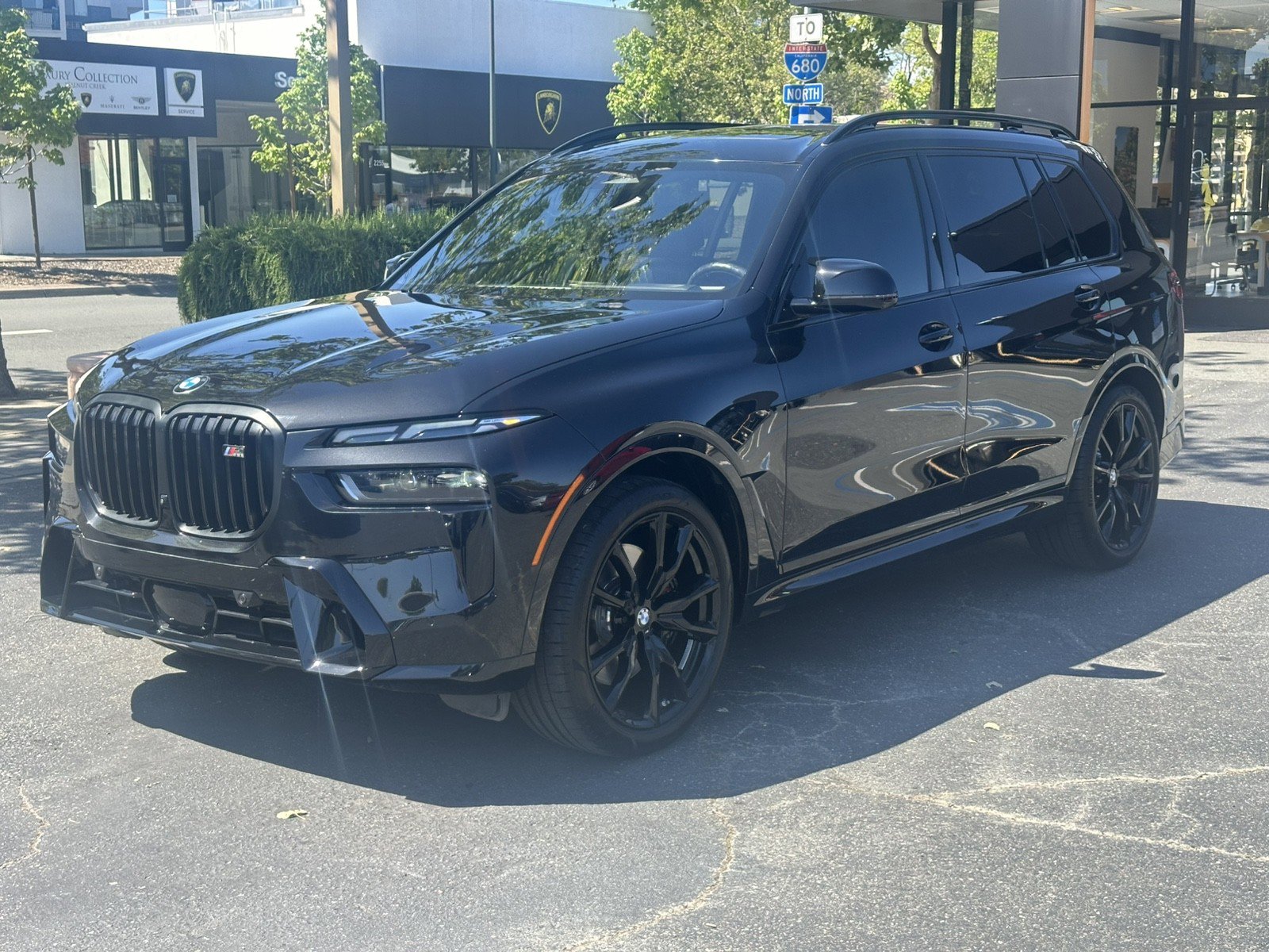 Used 2023 BMW X7 M60i w/ M Sport Professional Package image 3
