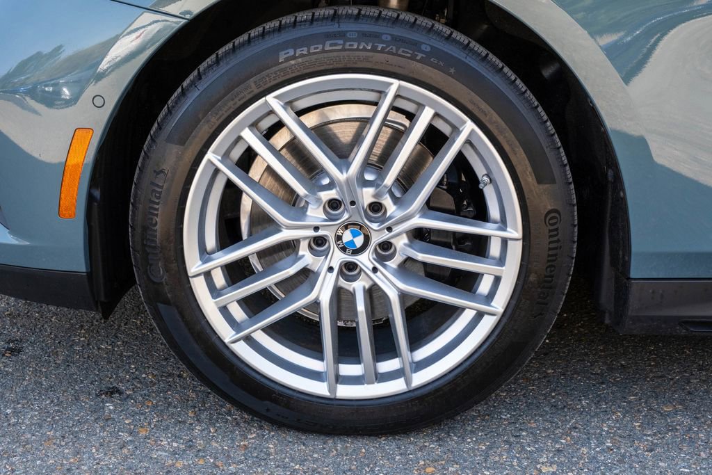 Used 2025 BMW 530i xDrive w/ Premium Package image 31