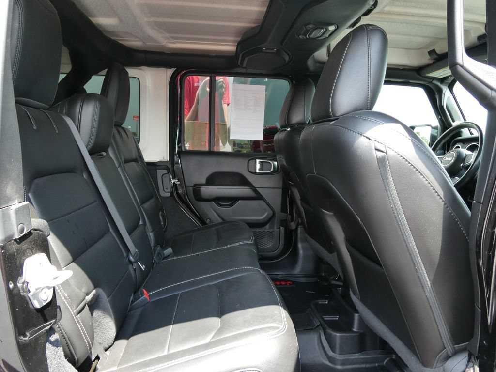Used 2020 Jeep Wrangler Unlimited Sahara AWD/4WD image 15