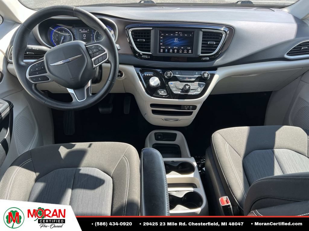 Used 2020 Chrysler Voyager LX FWD image 13