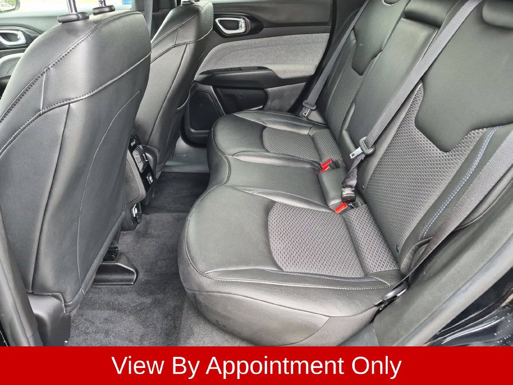 Used 2025 Jeep Compass Latitude AWD/4WD image 22