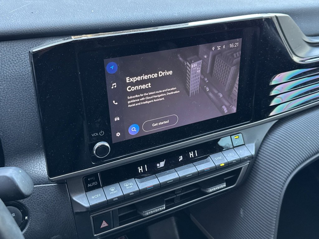 Used 2025 Toyota Camry SE image 13