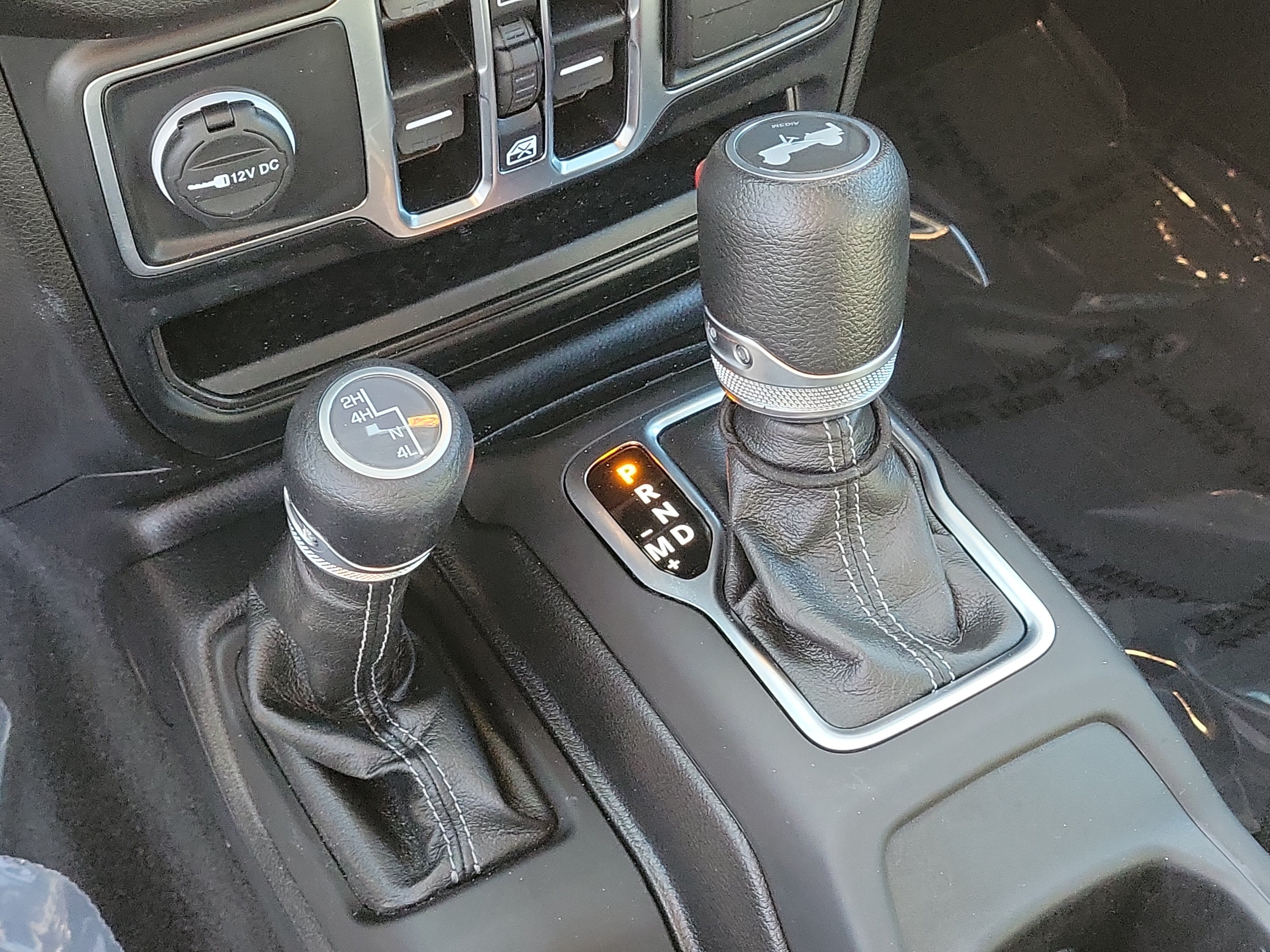 Used 2024 Jeep Wrangler Unlimited Sport AWD/4WD image 28