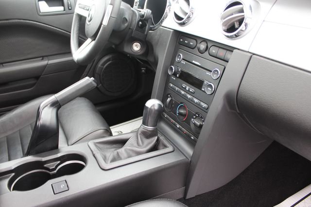 Used 2009 Ford Mustang GT Premium image 3