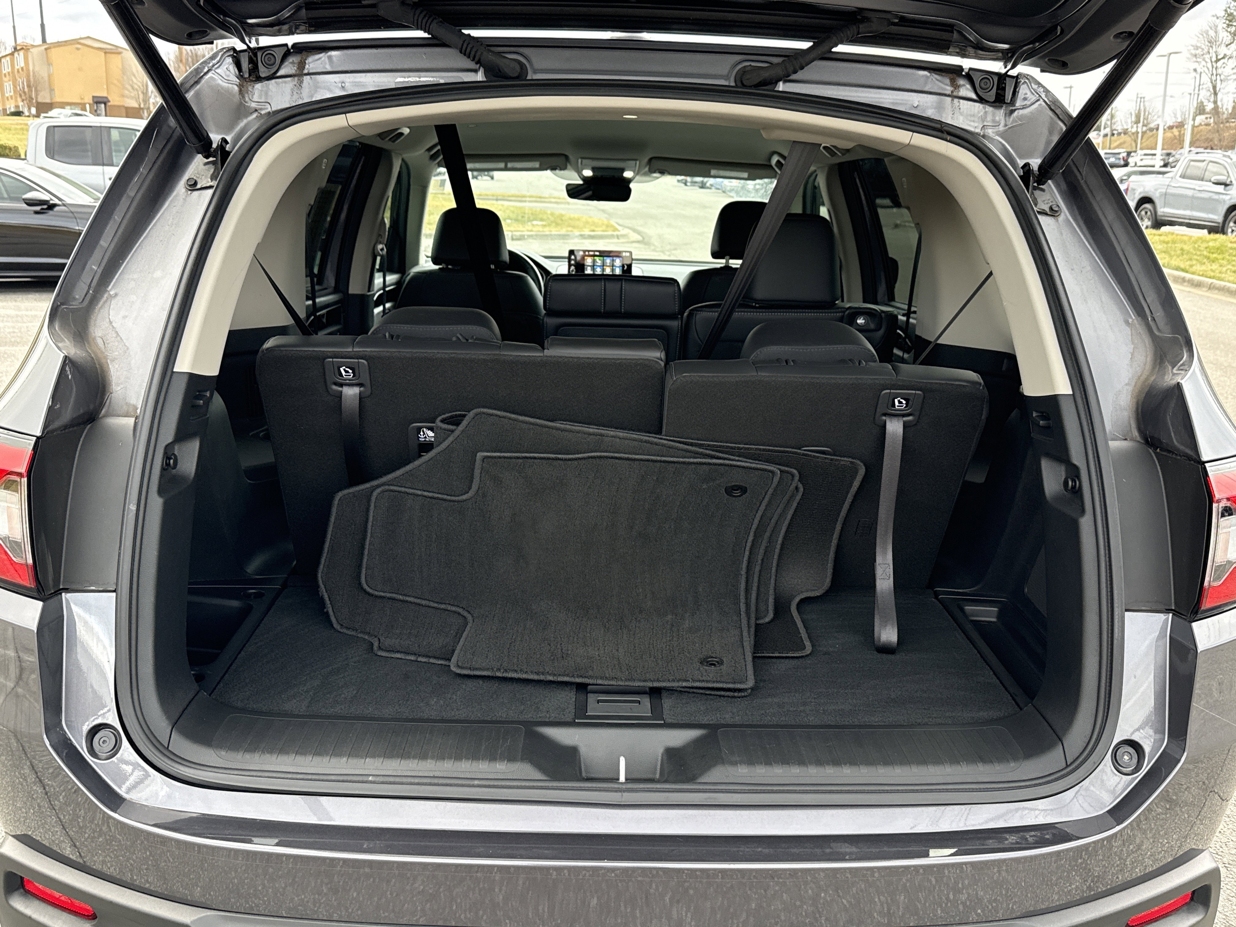 Used 2025 Honda Pilot EX-L image 32