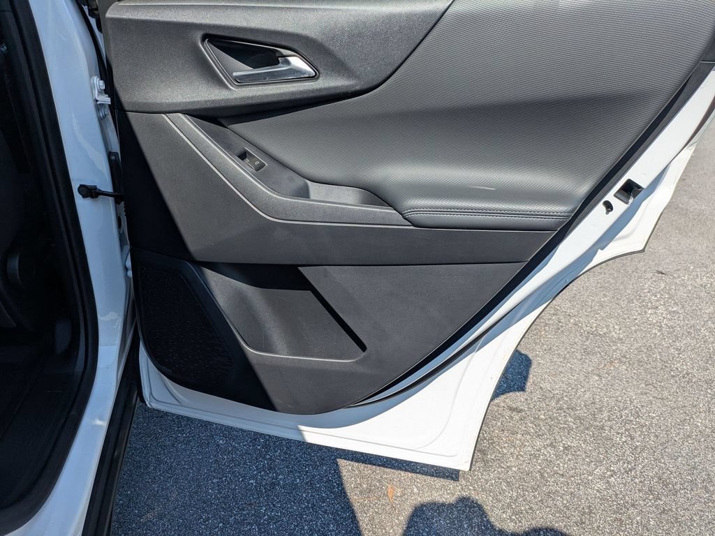 New 2026 Chevrolet Equinox LT w/ Safety and Technology Package FWD image 32