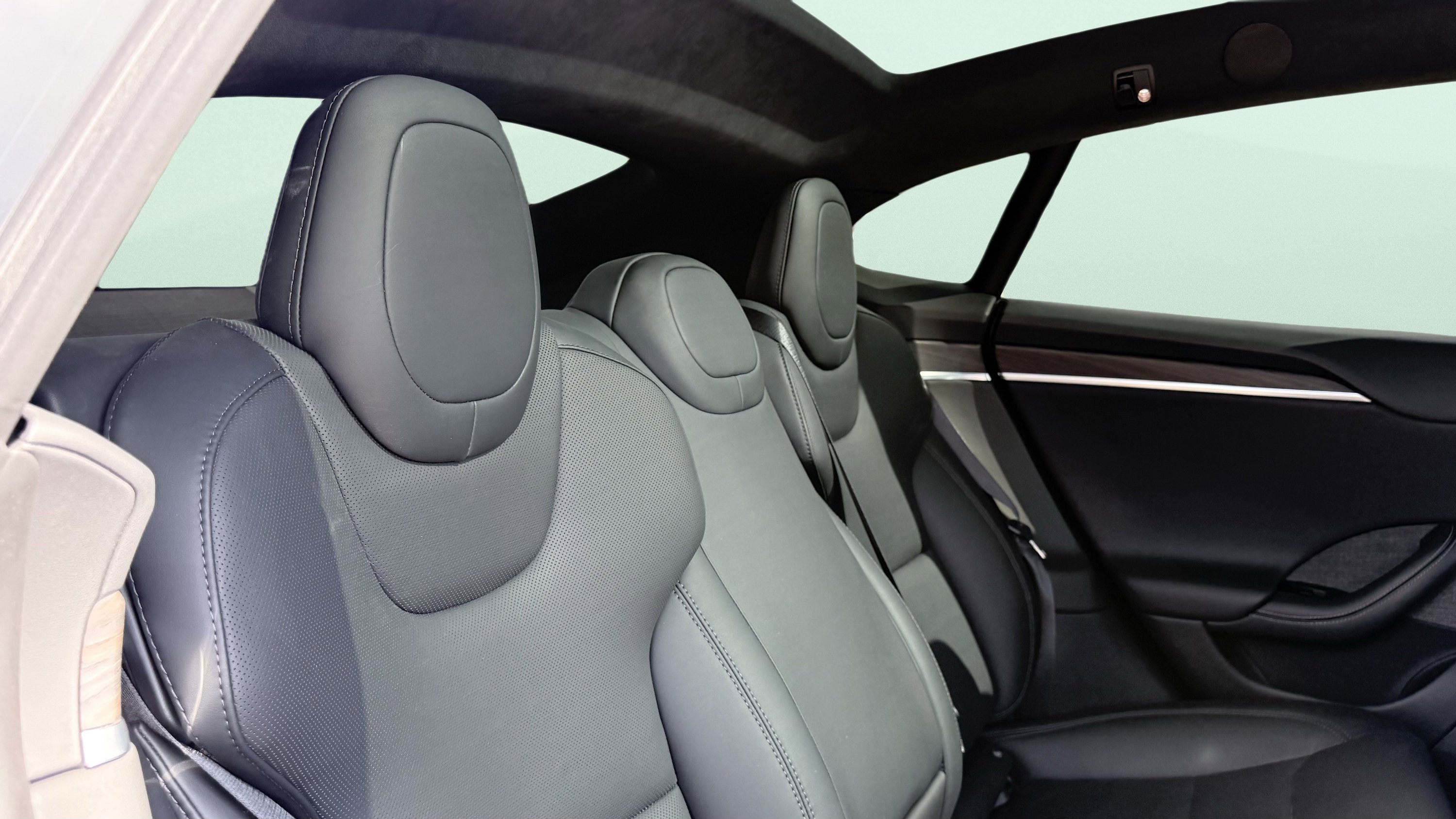 Used 2024 Tesla Model S AWD/4WD image 39
