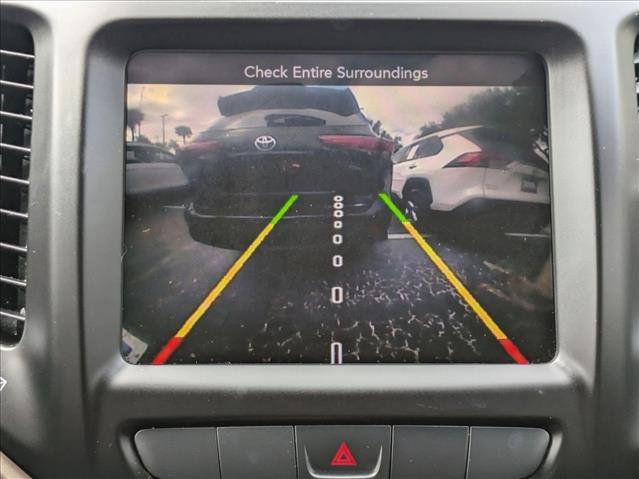 Used 2015 Jeep Cherokee Latitude w/ Comfort/Convenience Group image 12