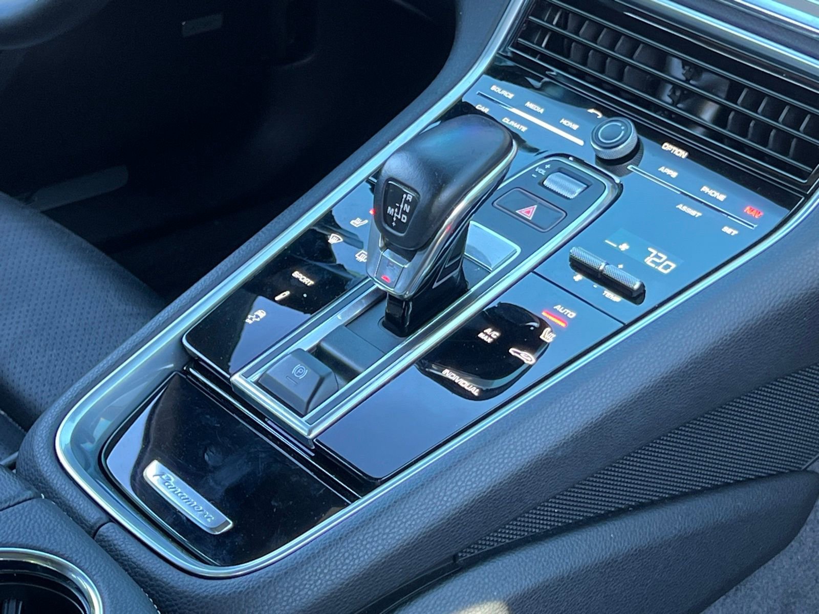 Certified 2020 Porsche Panamera Edition image 32