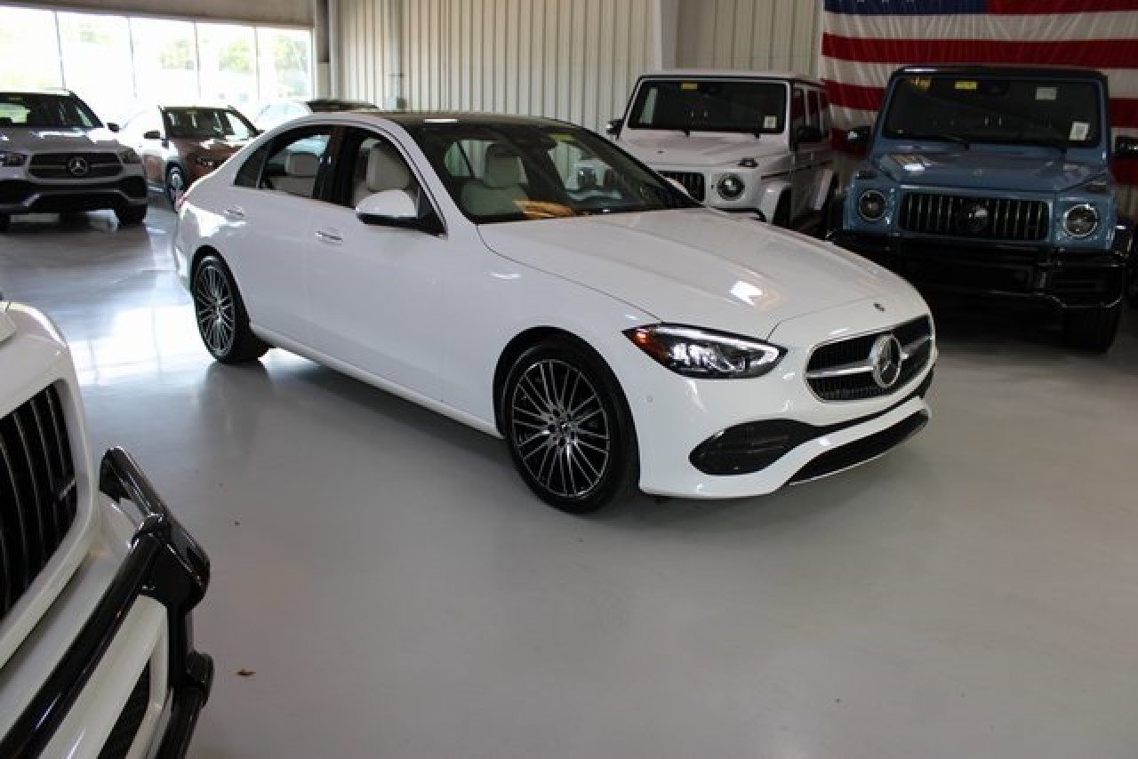 Used 2024 Mercedes-Benz C 300 4MATIC Sedan w/ Exclusive Trim Package image 41