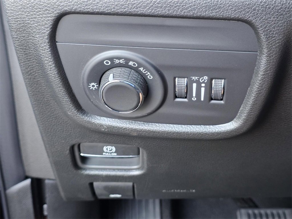 New 2025 Jeep Grand Cherokee L Altitude image 25