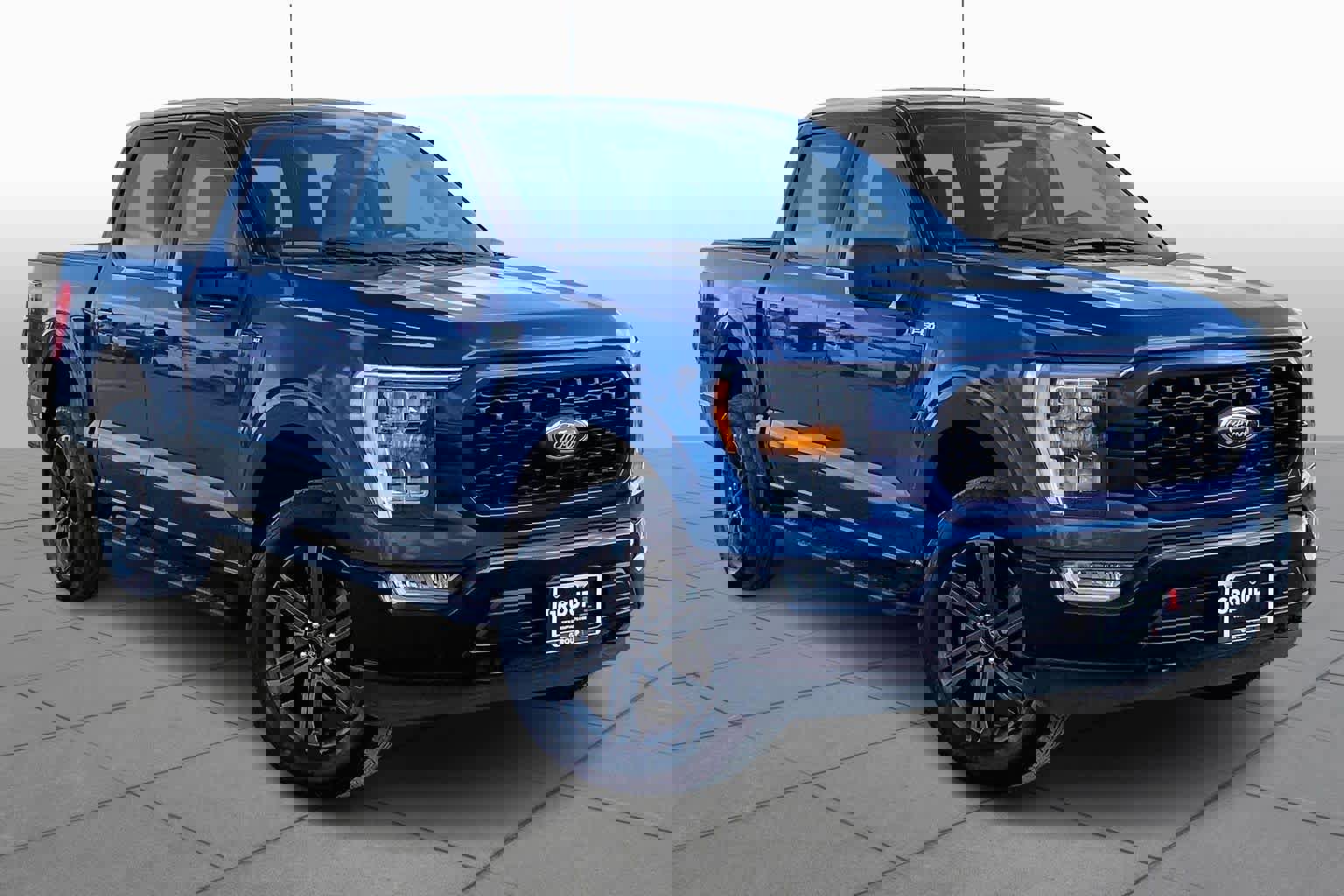 Used 2023 Ford F150 XLT image 2