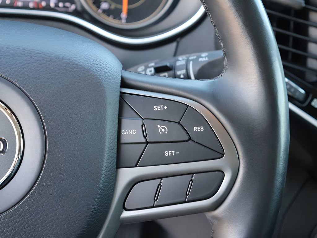 Used 2020 Jeep Cherokee Limited image 33