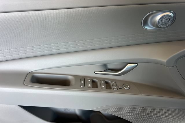 New 2026 Hyundai Elantra SE FWD image 10