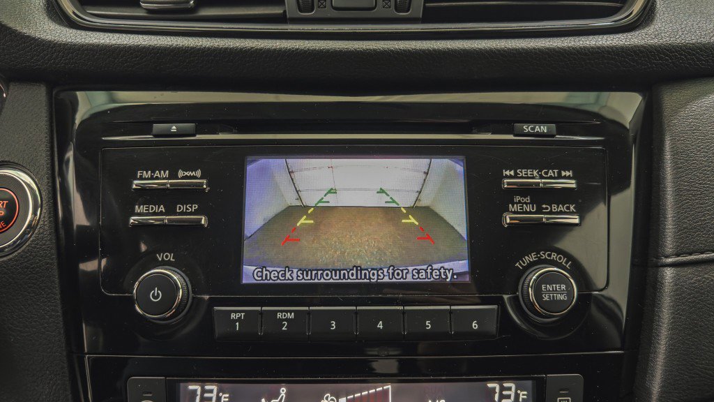 Used 2017 Nissan Rogue SV image 36