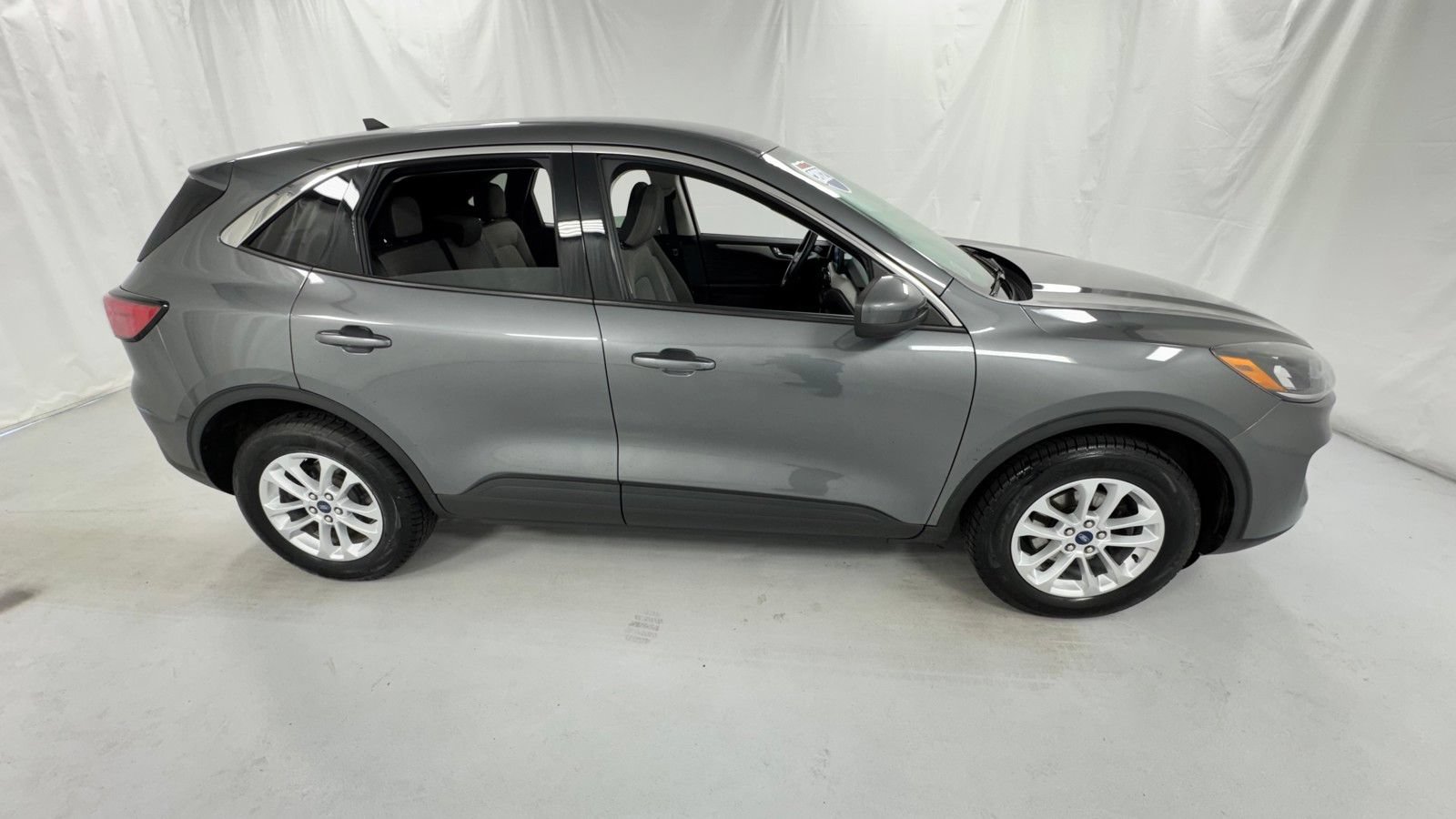 Used 2021 Ford Escape SE AWD/4WD image 2
