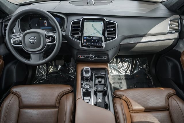 Used 2023 Volvo XC90 B6 Ultimate w/ Lounge Package image 21
