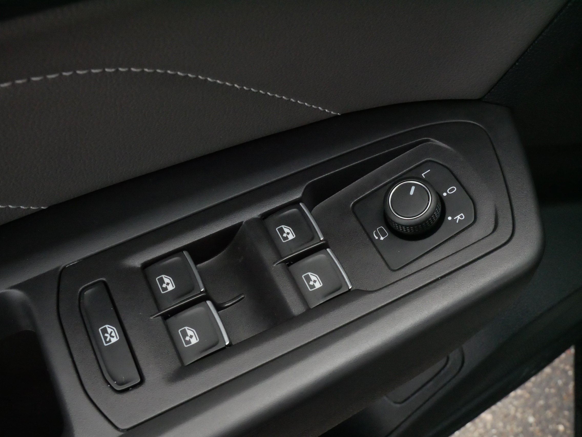 Certified 2023 Volkswagen Atlas SEL Premium AWD/4WD image 19