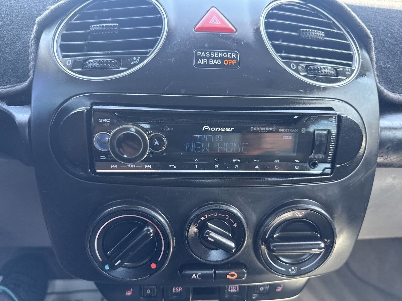 Used 2007 Volkswagen Beetle Coupe w/ Package 1 image 33