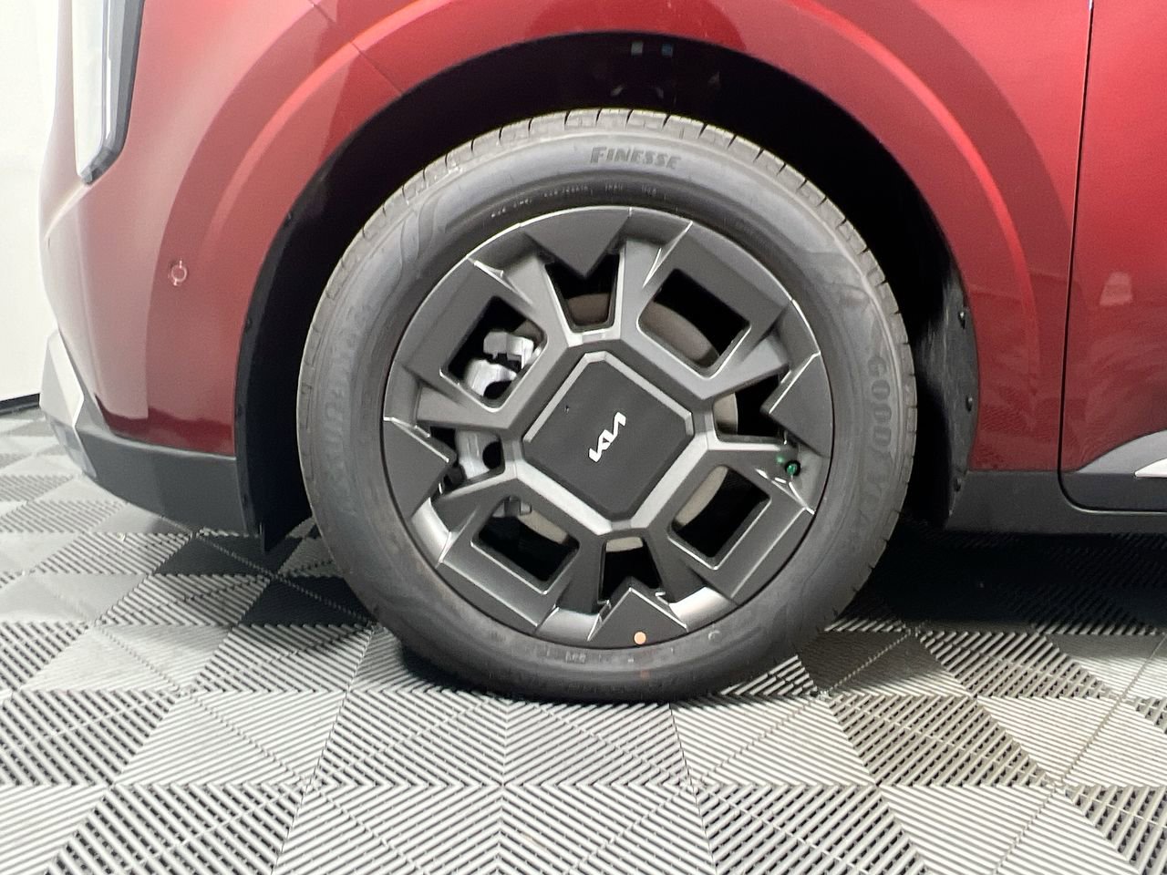 Certified 2026 Kia Carnival SX FWD image 11