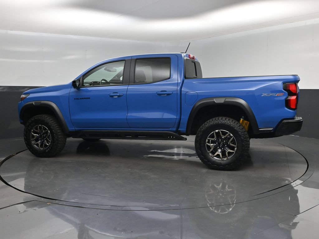 Used 2026 Chevrolet Colorado ZR2 w/ Technology Package AWD/4WD image 10