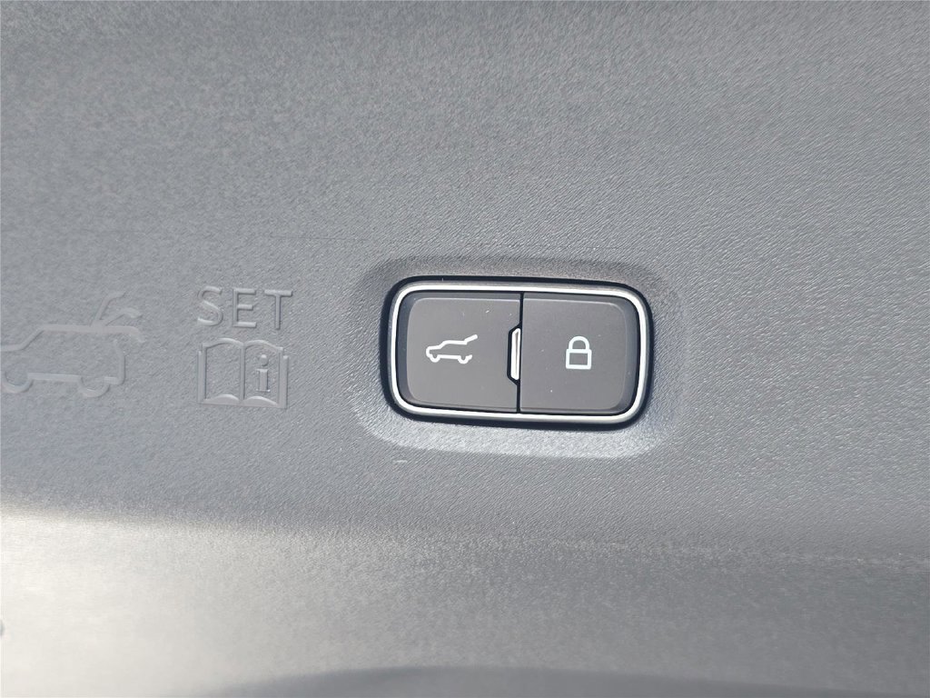 New 2026 Lincoln Navigator Premiere AWD/4WD image 10