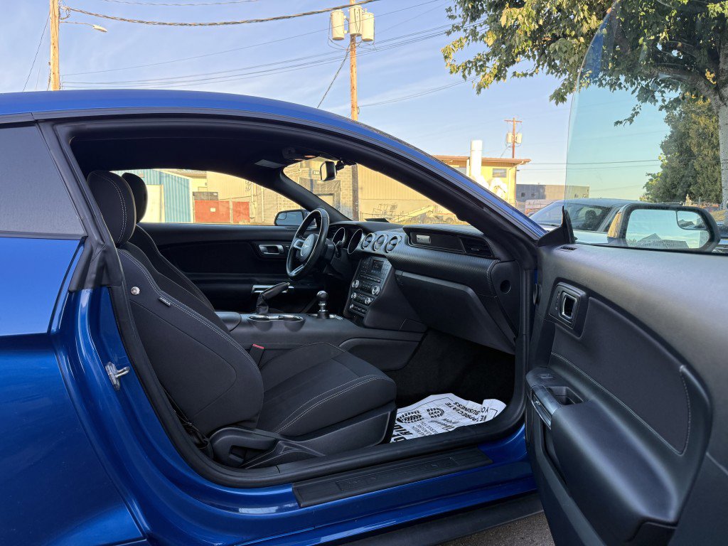 Used 2018 Ford Mustang Coupe image 18
