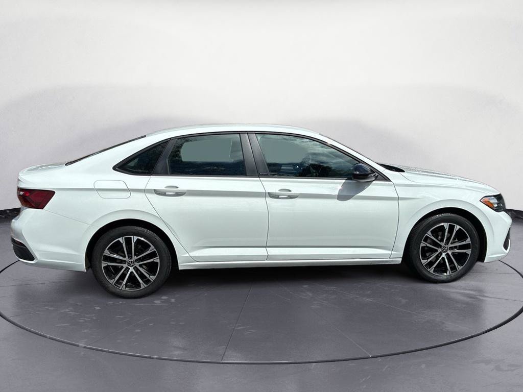 Used 2023 Volkswagen Jetta Sport FWD image 8