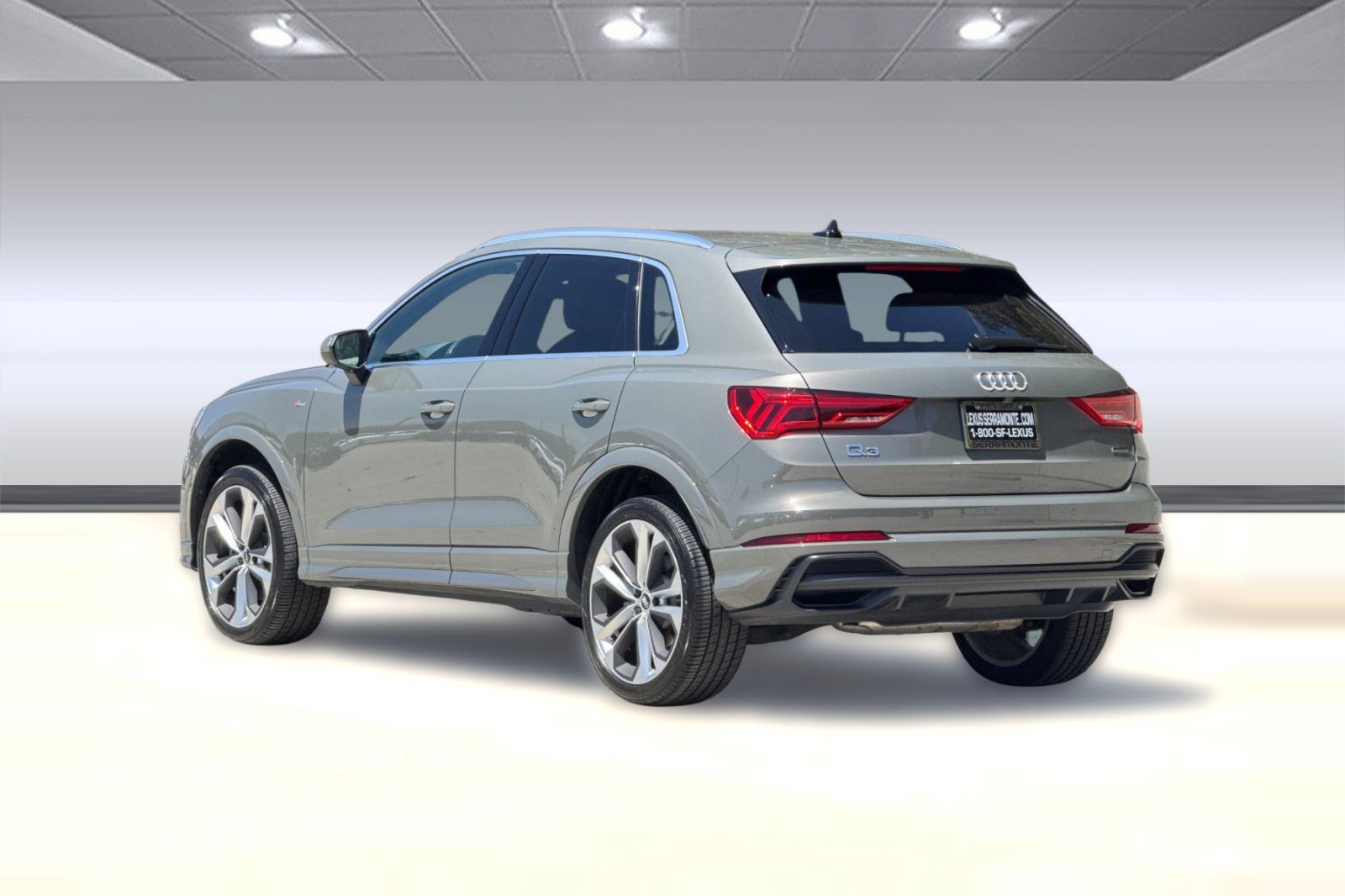 Used 2021 Audi Q3 2.0T Premium Plus w/ Premium Plus Package AWD/4WD image 3