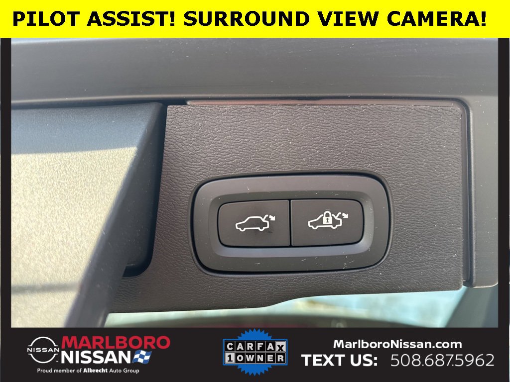 Used 2025 Volvo XC60 B5 Plus w/ Climate Package image 14