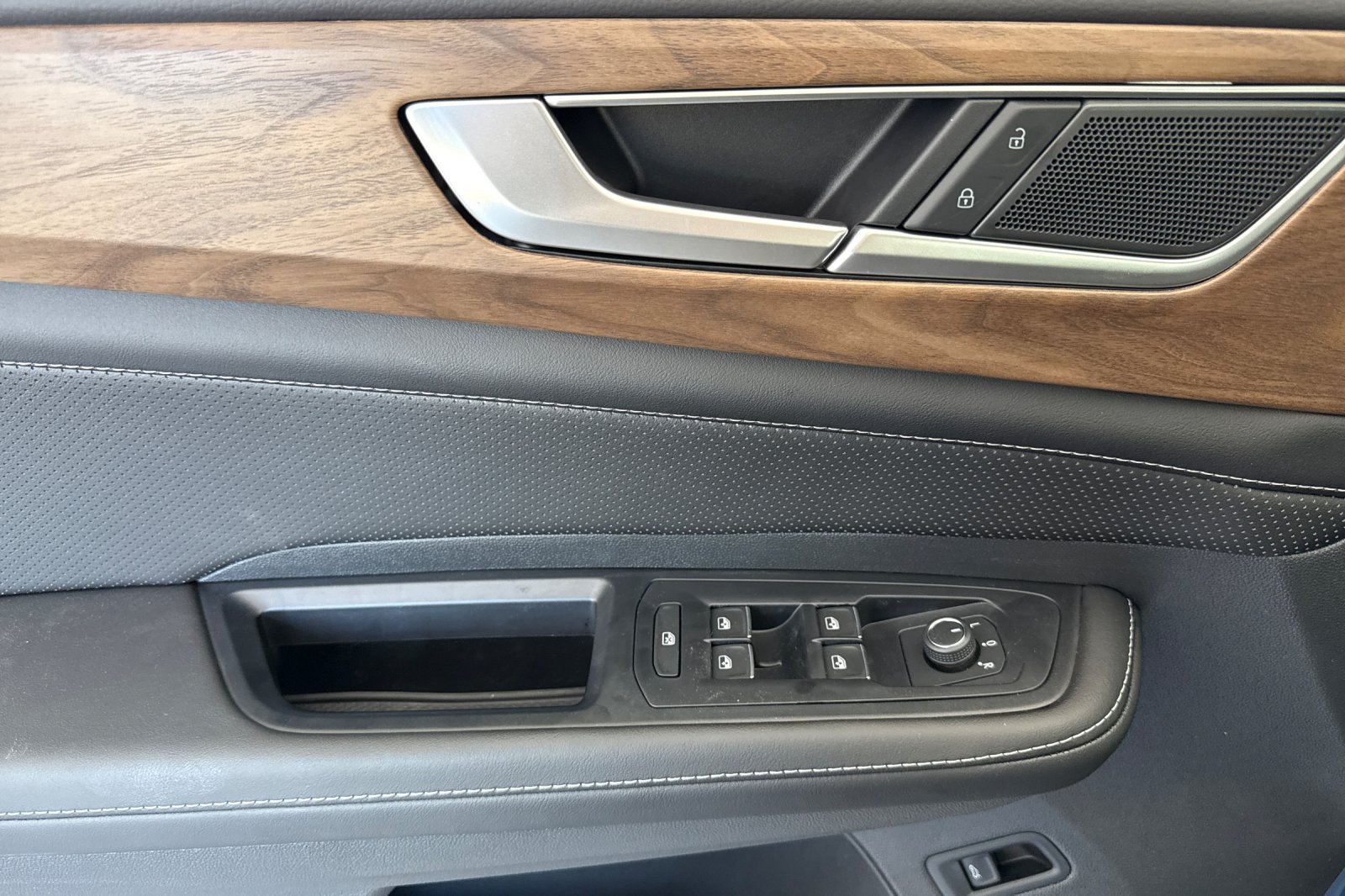 New 2026 Volkswagen Atlas SE AWD/4WD image 11