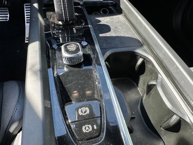 Used 2022 Volvo XC60 T8 R-Design w/ Advanced Package image 25